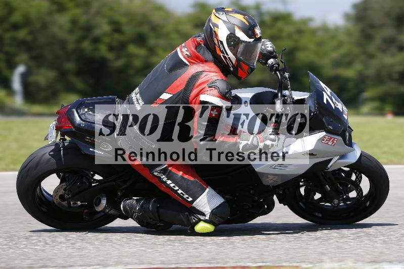 /Archiv-2024/29 12.06.2024 MOTO.CH Track Day ADR/Gruppe blau/74